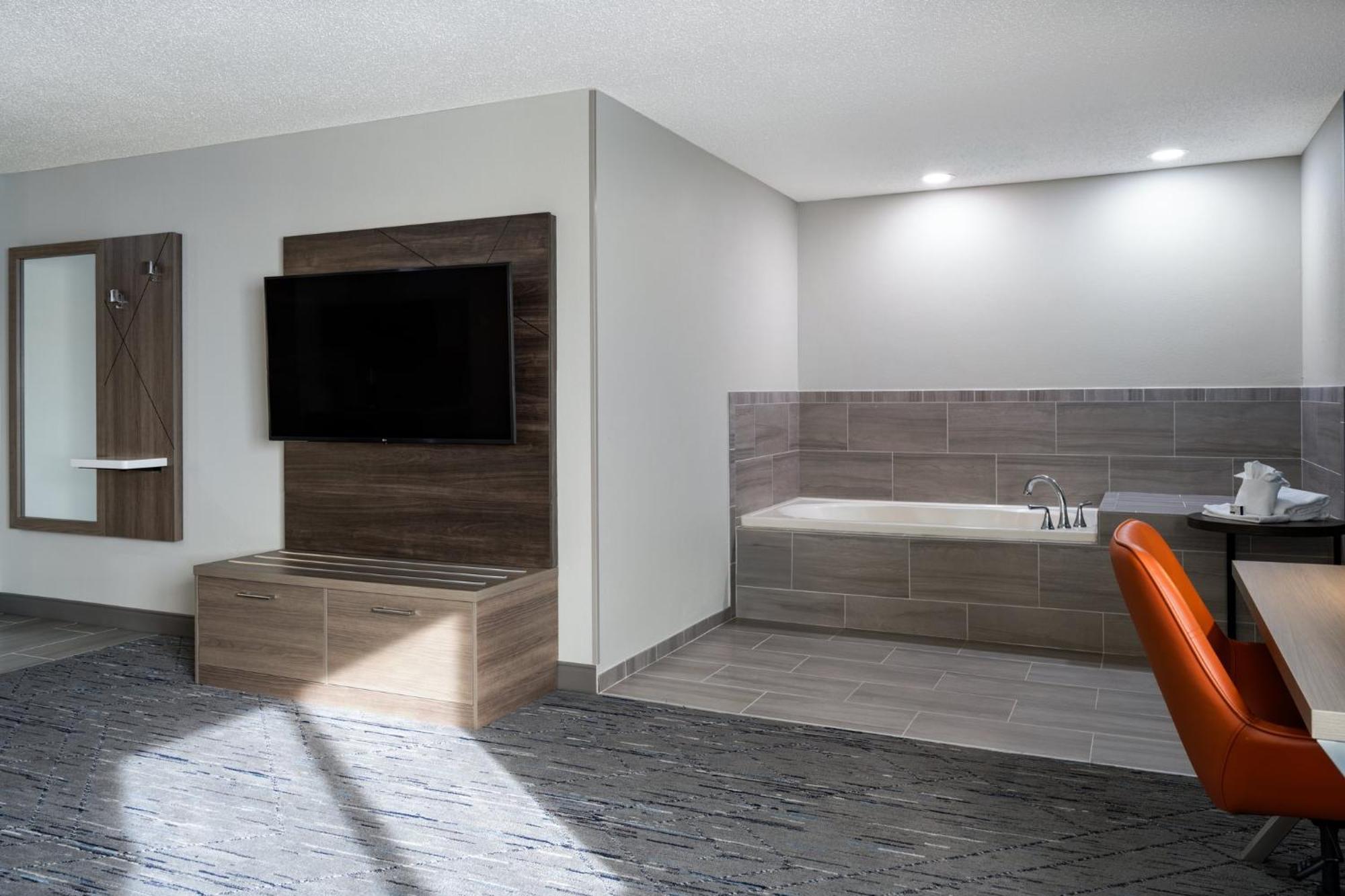 Holiday Inn Express & Suites Midwest City By Ihg Экстерьер фото