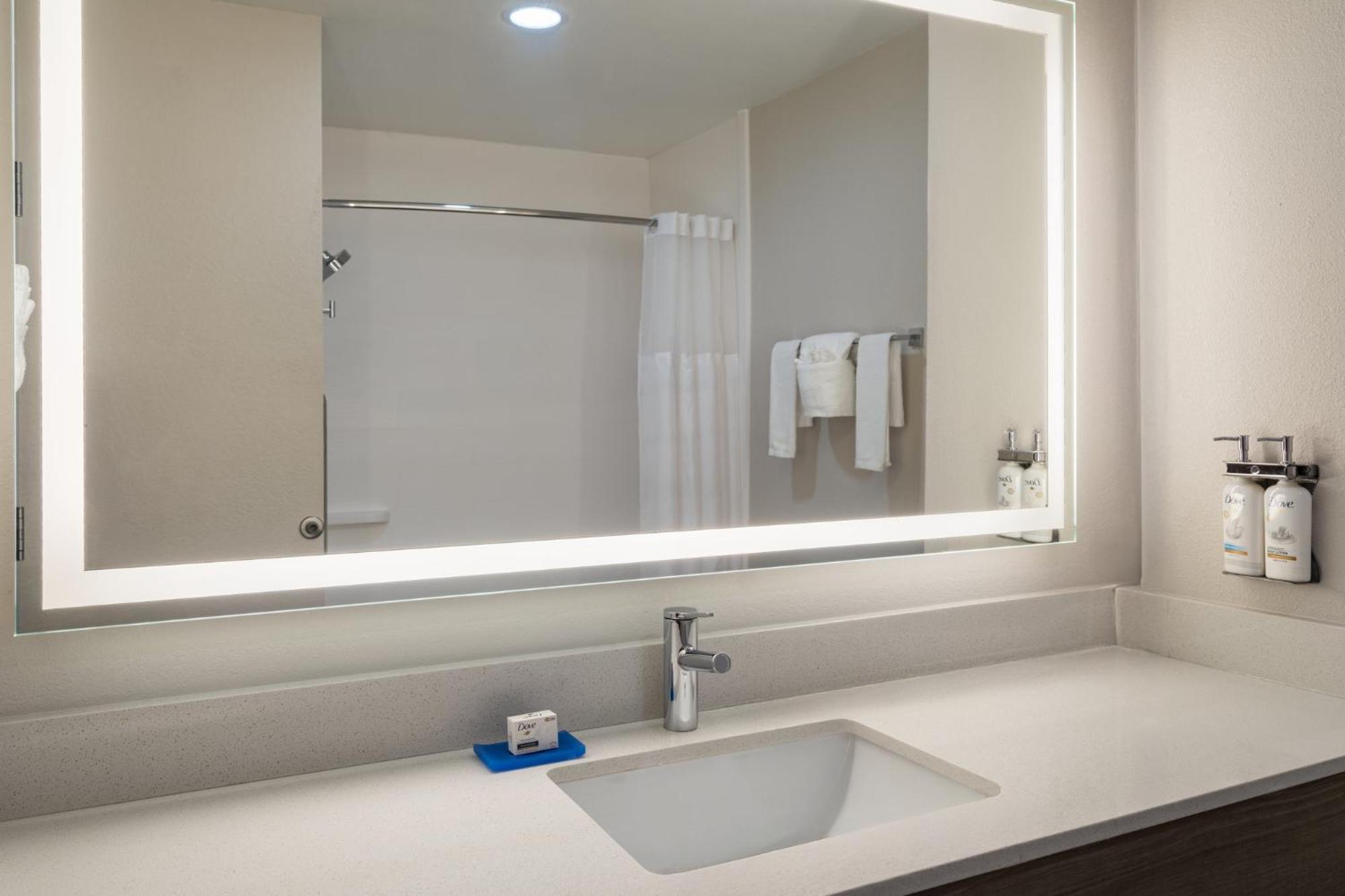 Holiday Inn Express & Suites Midwest City By Ihg Экстерьер фото